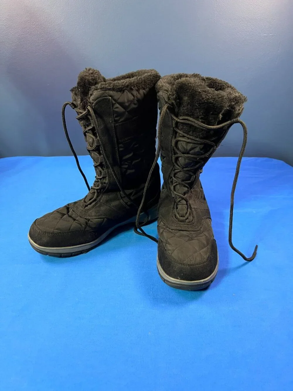 Share Itasca Women’s Snow Boots Size 9